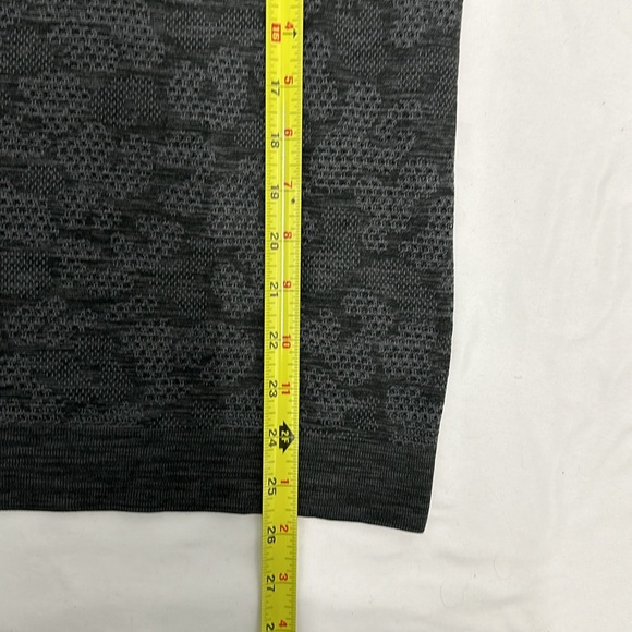 Lululemon | Breeze By Muscle Tank Polar Spots Titanium / Black - Sleeveless - Picture 4 of 7